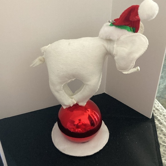 Annalee 2011 Christmas Circus Elephant - Picture 3 of 10